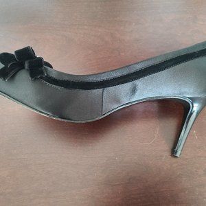 Tory Burch Floral Print Bow Accents Pumps